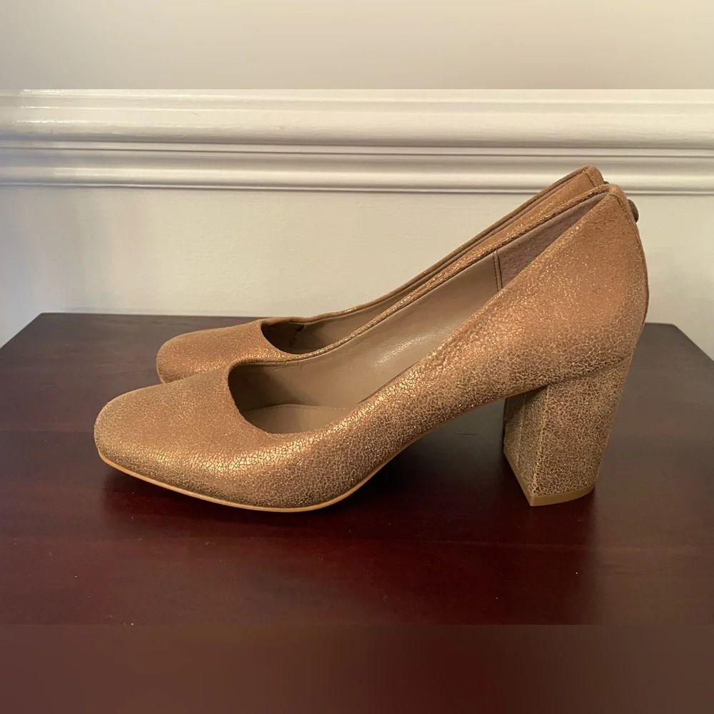 NWOT Donald J Pliner Women's Parris Metallic Block Heel Pumps, Bronze/Gold SZ 7M - Picture 2 of 7